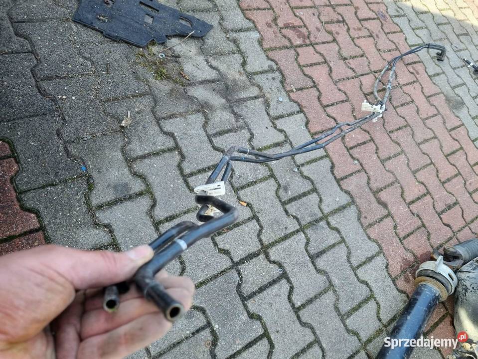 PRZEWÓD PRZEWODY DOLNE PALIWA TOYOTA HILUX VIII osobowe