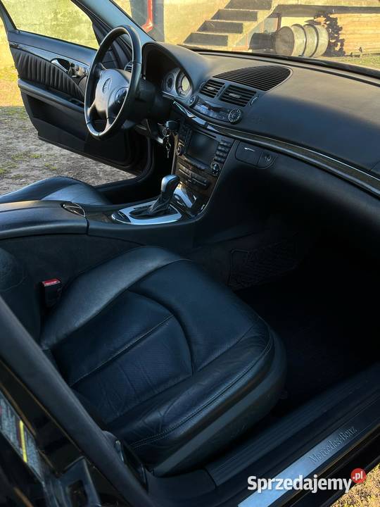 MercedesBenz W211 E320 2003r 32 R6 Avantgarde czarny Ciechanów sprzedam