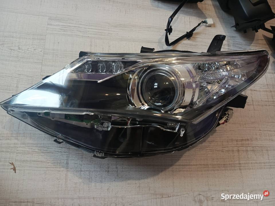 Lampa lewa Yaris Avensis Toyota Bielsko-Biała