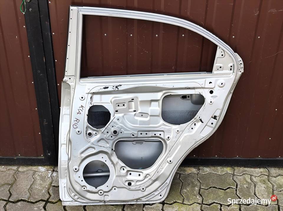 KIA RIO III 3 DRZWI TYLNE TYL PRAWE SREBRNE Przemęt