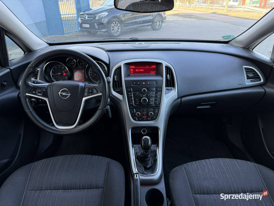 Opel Astra Opel Astra IV 14B 2011r Hatchback mazowieckie