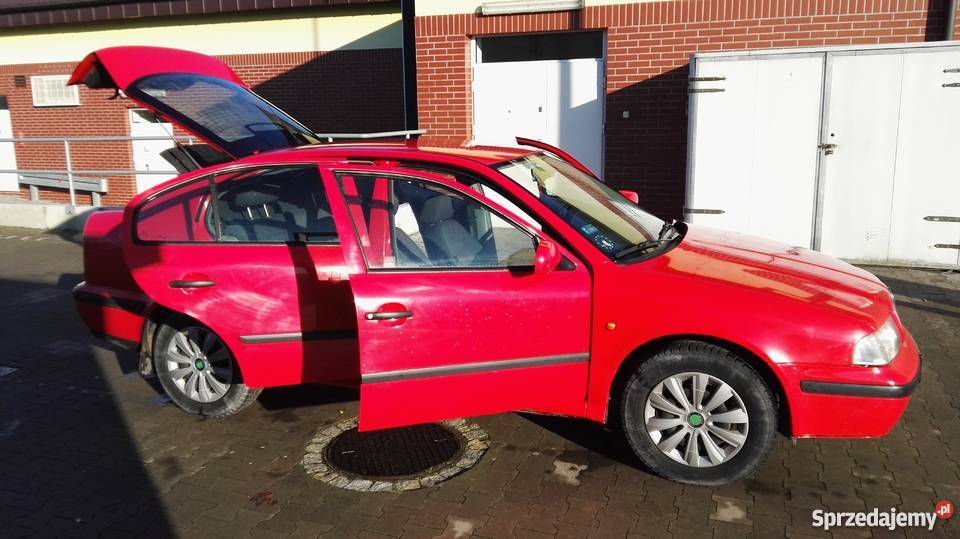 Skoda Octavia I 16 benzyna 99r czerwony sedan Święta Katarzyna