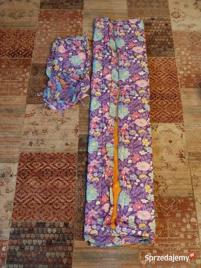 Śpiwory w oryginalnych pokrowcach PRL Materace i śpiwory Wałbrzych