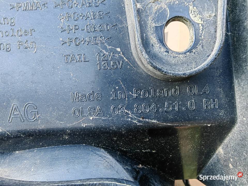 VW CADDY LAMPA PRAWY TYŁ CAŁA 2K7945096A BRAK małopolskie