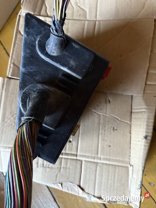 Skrzynka bezpieczników BMW e24