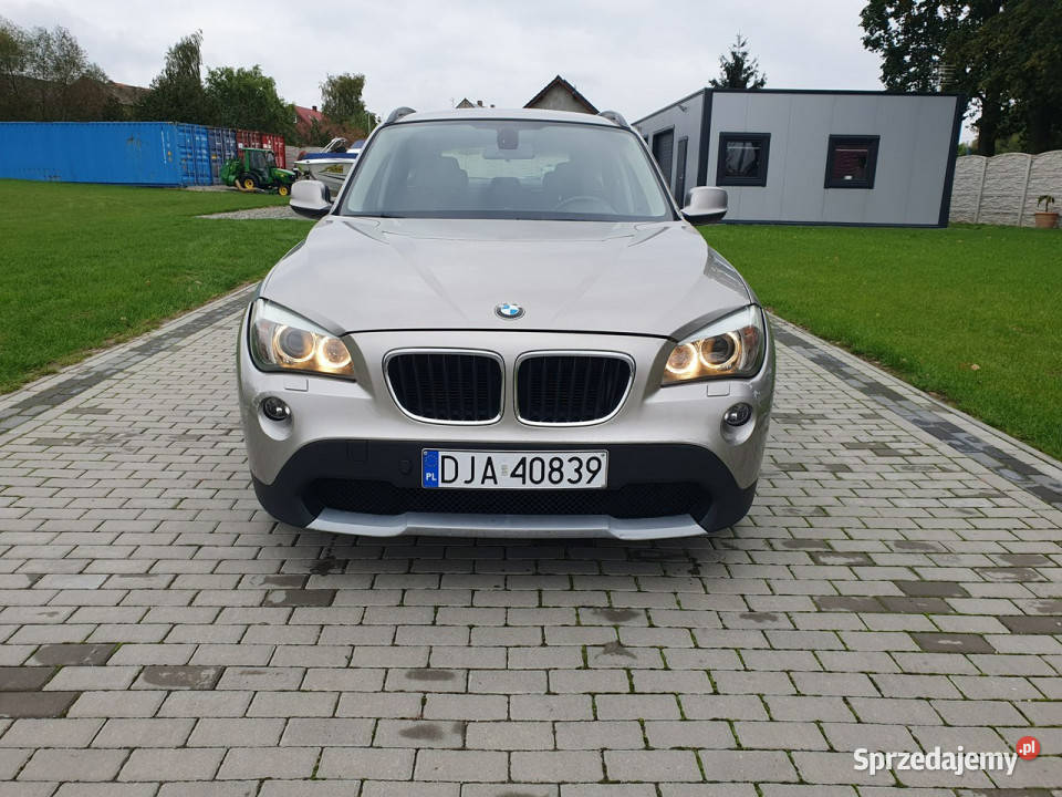 BMW X1 20d 177 X Drive Bixenon Hak Raty Zamiana wspomaganie kierownicy