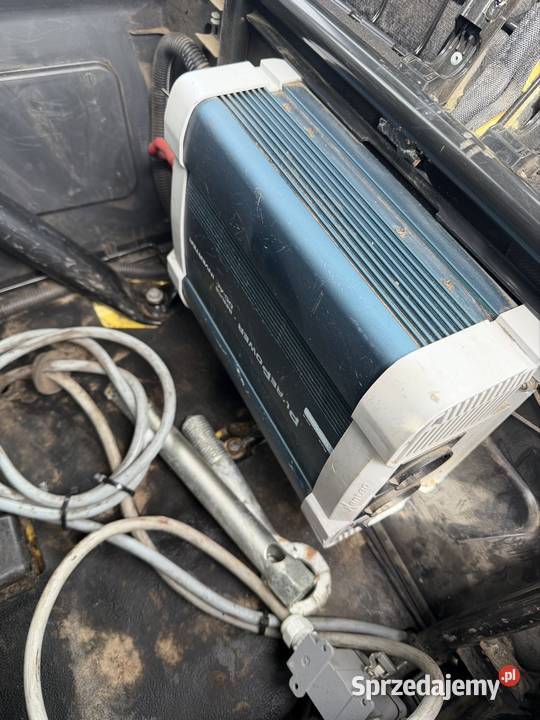 Urządzenie na zdjęciu to przetwornica napięcia Przetwornice napięcia Kielce