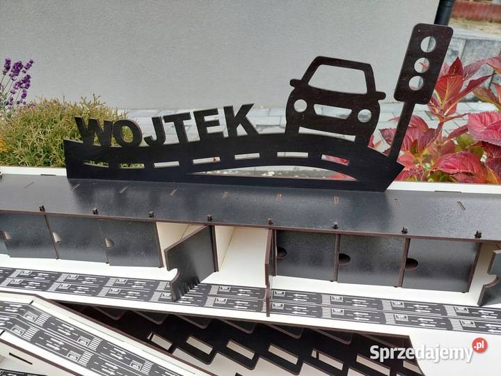 Piętrowy Garaż 80 półka imienna na autka lubelskie Tomaszów Lubelski sprzedam