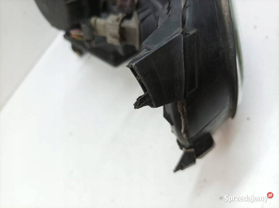 LAMPA PRZÓD PRAWA XENON EUROPA 8693657 Volvo S60