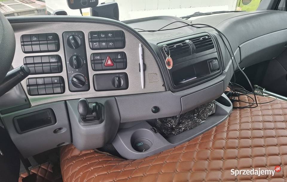 Sprzedam samochód ciężarowy Mercedes przyczepa lubelskie Lublin