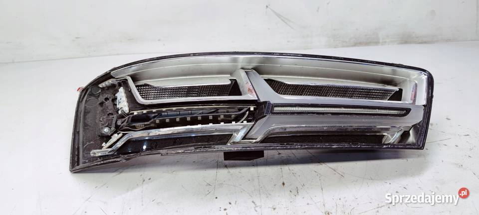 LAMPA LEWY TYŁ AUDI Q7 4M 4M0945093D USZKODZONA Przystajń