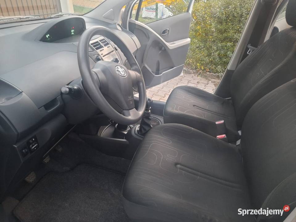 TOYOTA YARIS 13 BENZYNA 101 6 BIEGÓW Hatchback lubelskie Chełm
