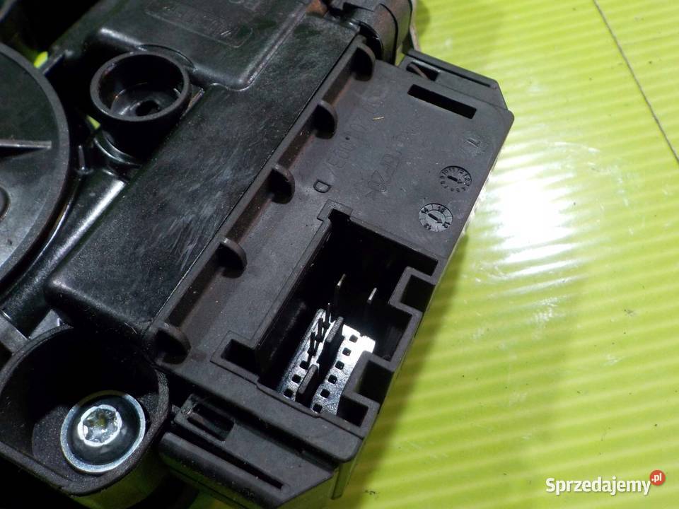 VW POLO V 6R 13r 5D podnosnik szyby lewy przod Części samochodowe Suków