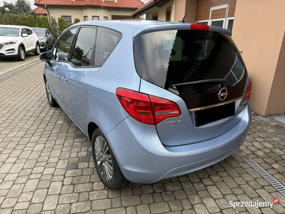 Opel Meriva Rezerwacja II 2010 Rok produkcji 2014 Orzech