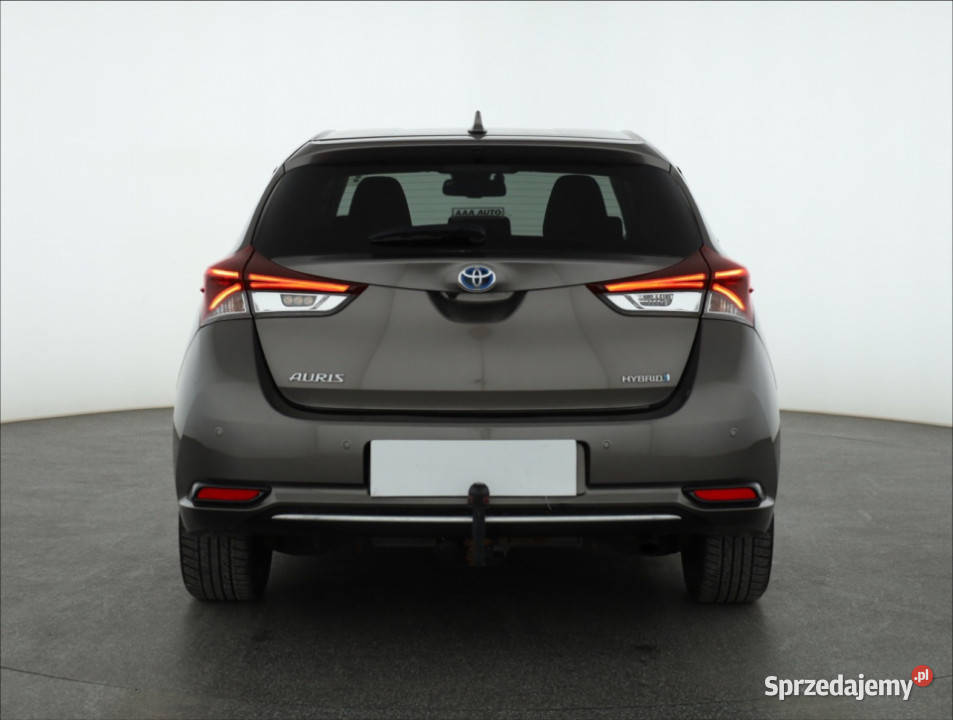 Toyota Auris Hybrid isofix Bielany Wrocławskie