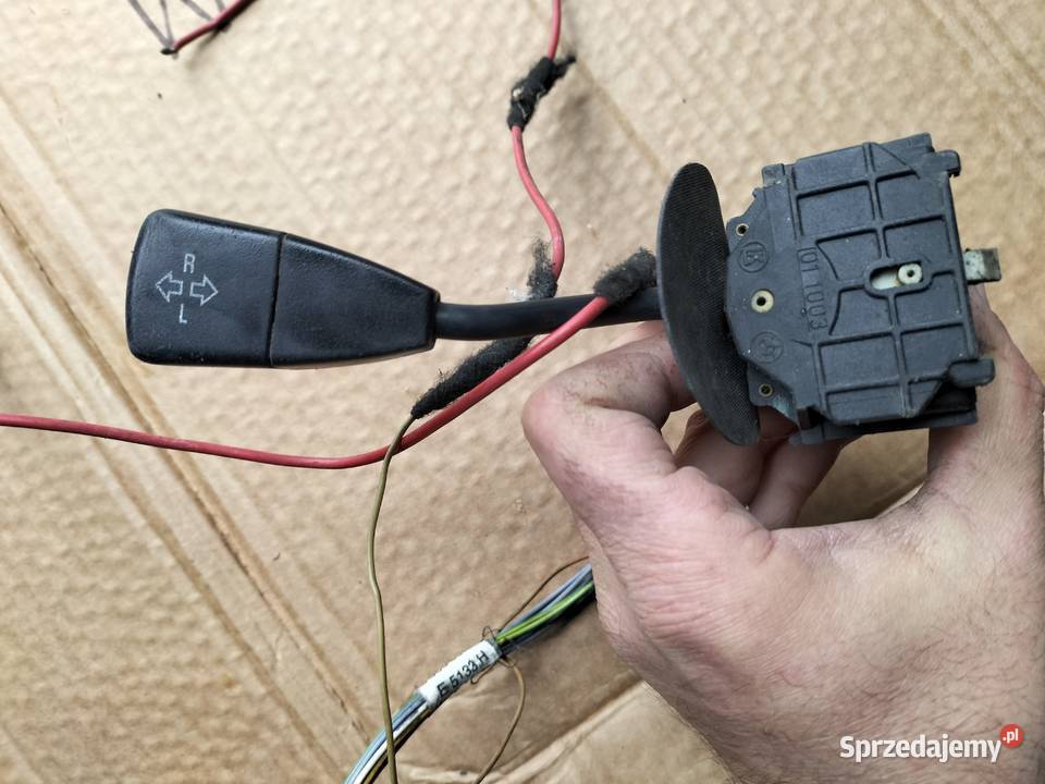 PRZEŁĄCZNIK KIERUNKÓW BMW E36 011003 Kamień-Kolonia