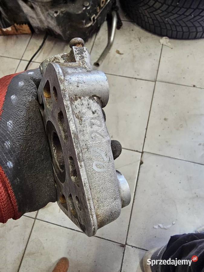 Suzuki RG 80 głowica pokrywa górna silnika Jelenia Góra sprzedam