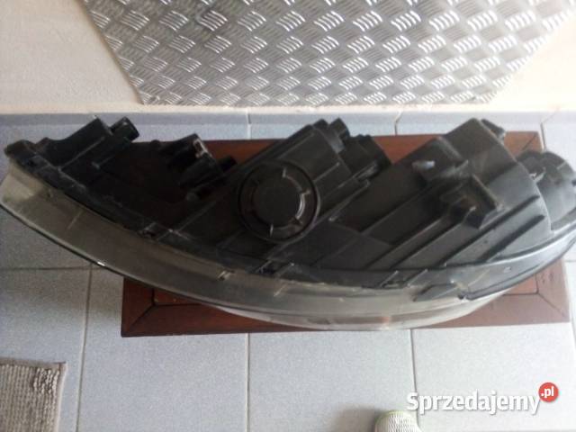 Lampa prawa przód KIA SPORTAGE III Sieradz sprzedam