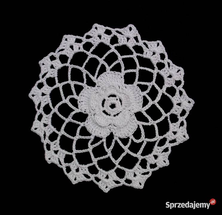 Serwetka szydełkowa 12 S119