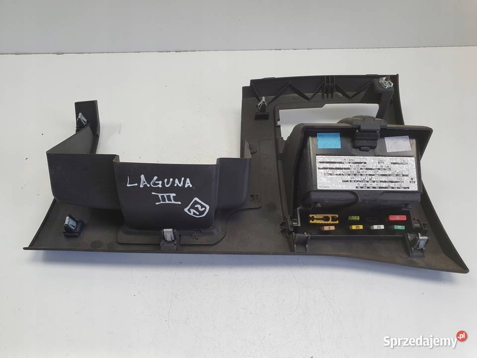 Renault Laguna III DOLNA OSŁONA DESKI Rudka