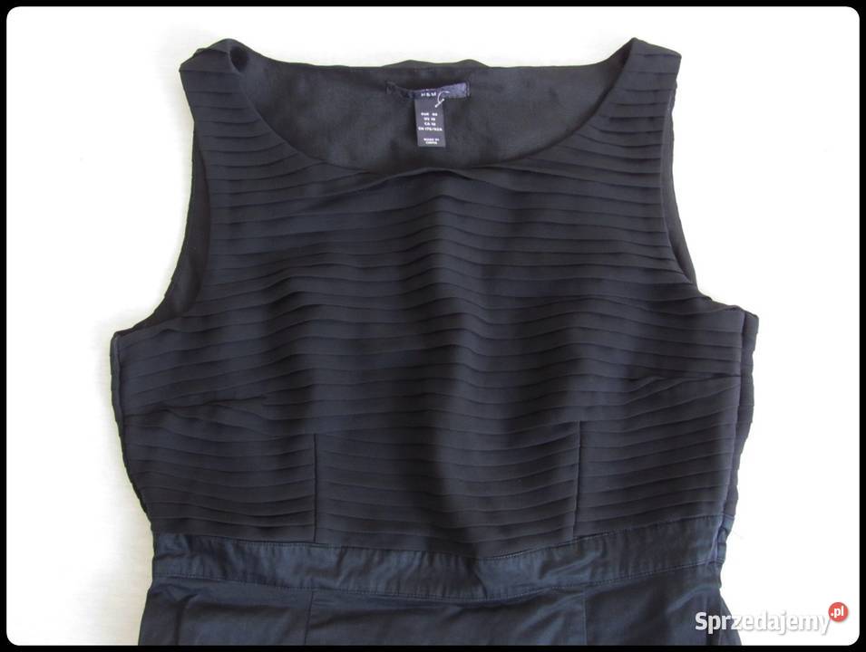 Sukienka biurowa klasyczna mała czarna HM mazowieckie