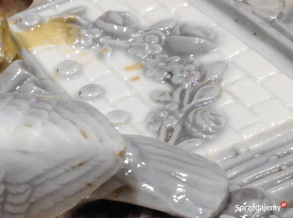 Piękny Wazonik Gołąbki Stara Porcelana Sygnowany