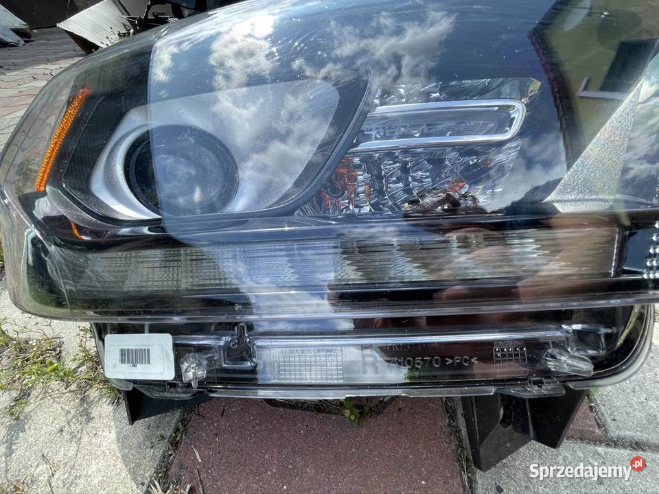 Lampa prawa reflektor prawy xenon Dodge Durango Lampy przednie opolskie Opole