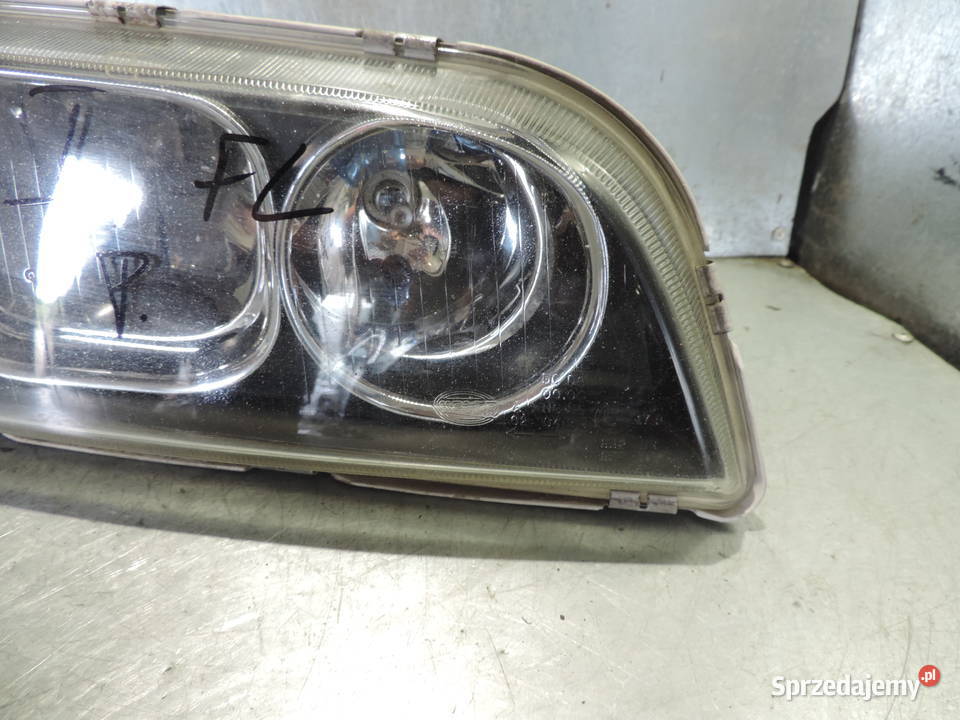 LAMPA PRAWA PRZEDNIA VOLVO V40 I FL 30899885 osobowe małopolskie Nowy Sącz