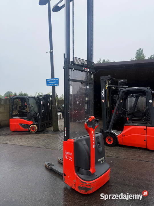 paleciak elektryczny z masztem LINDE L12 1200