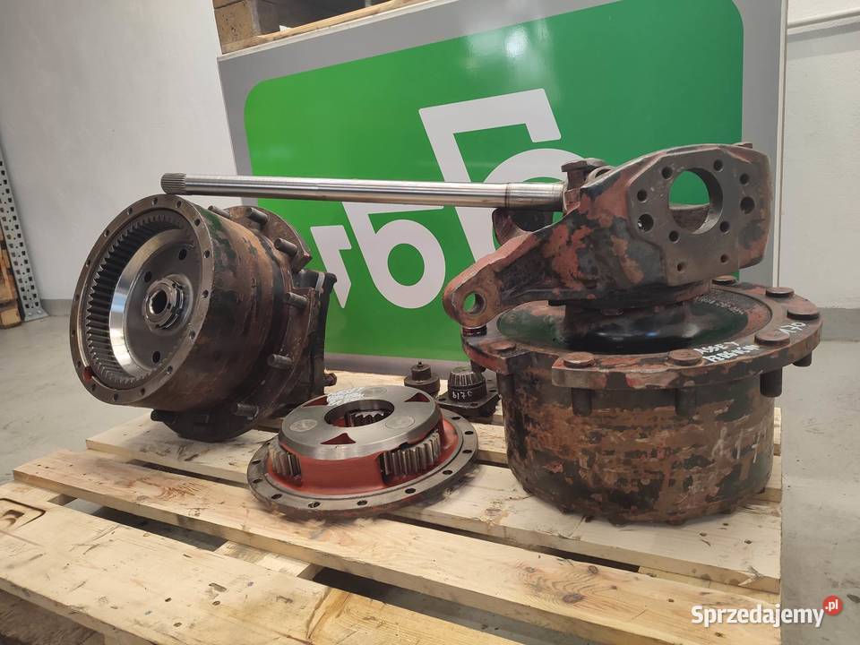 Zwolnica zwrotnica półoś Massey Ferguson 8170 Wilkowo