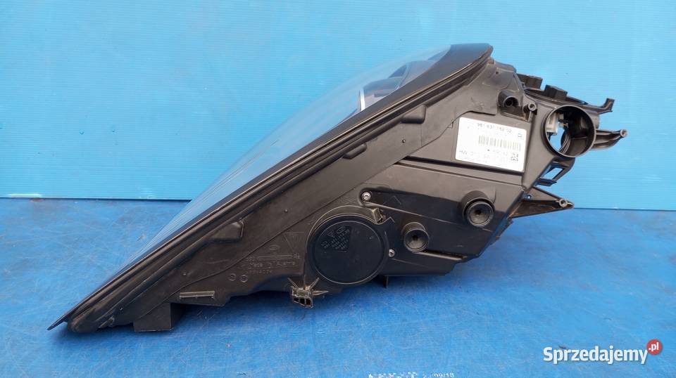 LAMPA PRAWY PRZÓD IGŁA CIEMNA PORSCHE 981 Nowy Tomyśl