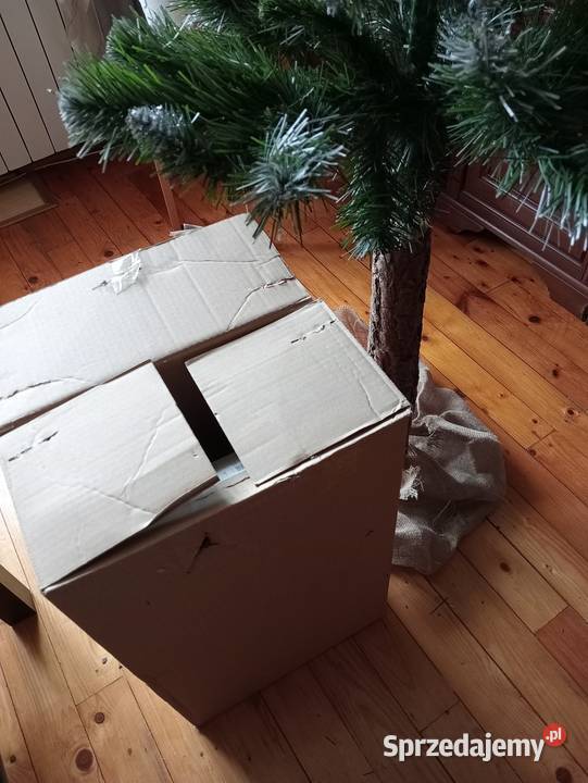 Choinka na pniu 180 ośnieżona lampki w komplecie