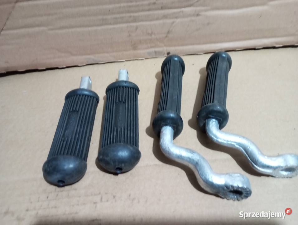 WSK 125175 PODNUŻKI KIEROWCY PASAŻERA KĄPLET NIE Susz