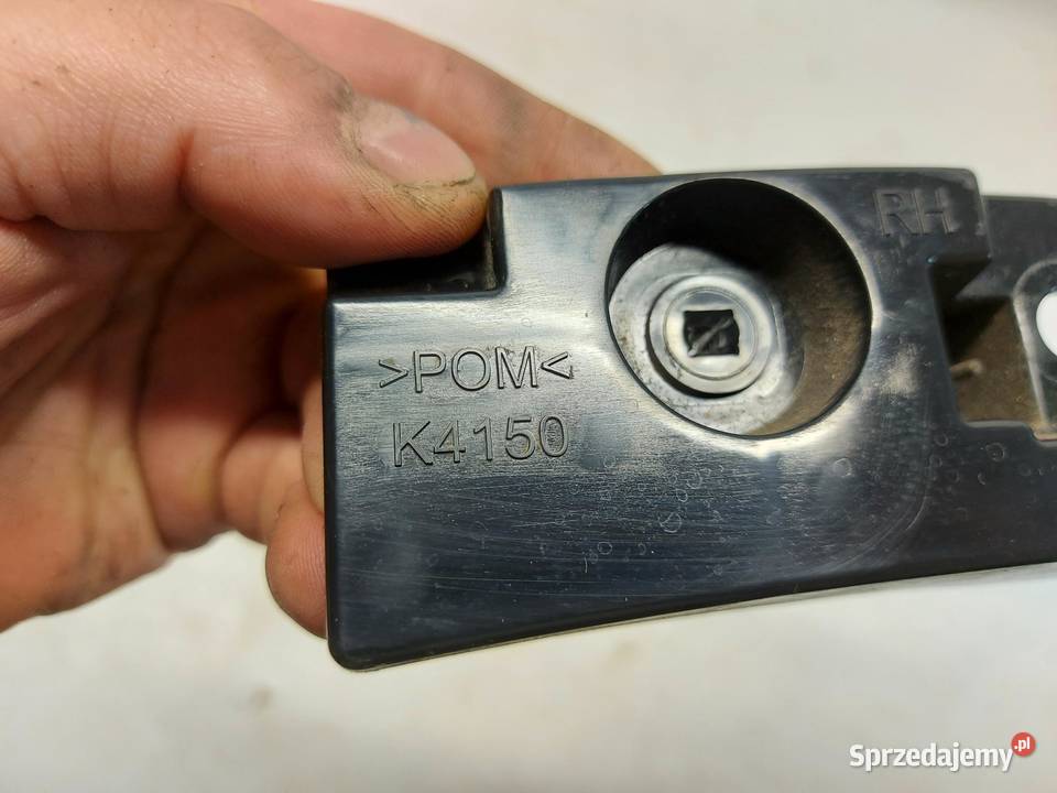 Mazda CX60 2023r mocowanie ślizg błotnika prawy