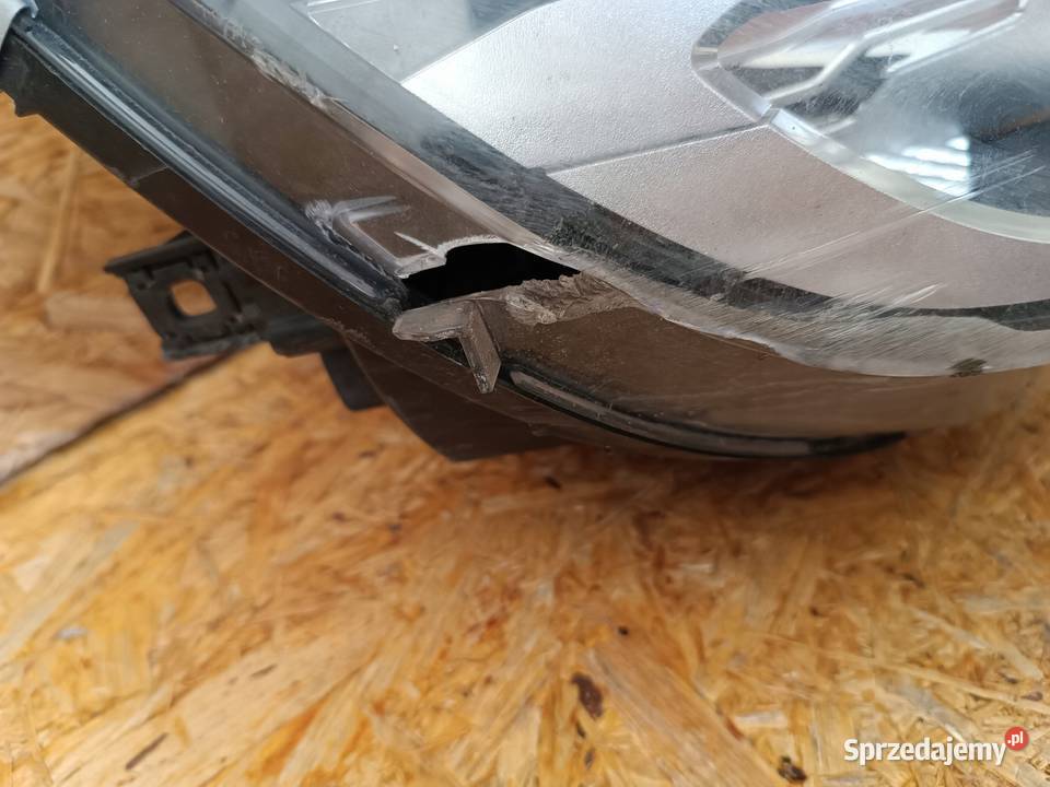 LAMPA PRAWY PRZÓD REFLEKTOR EU 7422580 BMW 2 F45 Nowy Tomyśl sprzedam