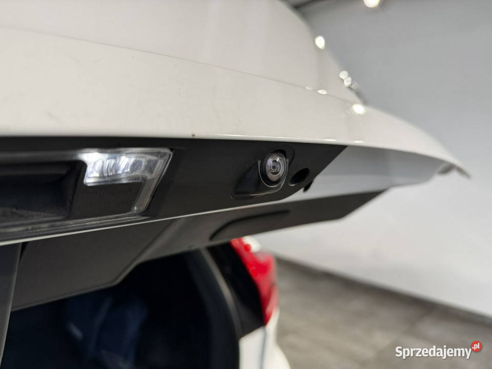 Volvo XC 40 20 D4 190 automat AWD 2018 r salon gniazdo USB