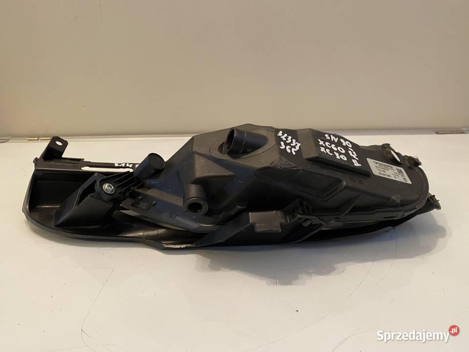VOLVO XC60 II halogen prawy z mocowaniem halogeny lubelskie Kozubszczyzna sprzedam