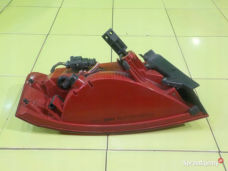 AUDI A5 8T 20 TFSI 10r CABRIO 2D lampa prawa tyl Suków