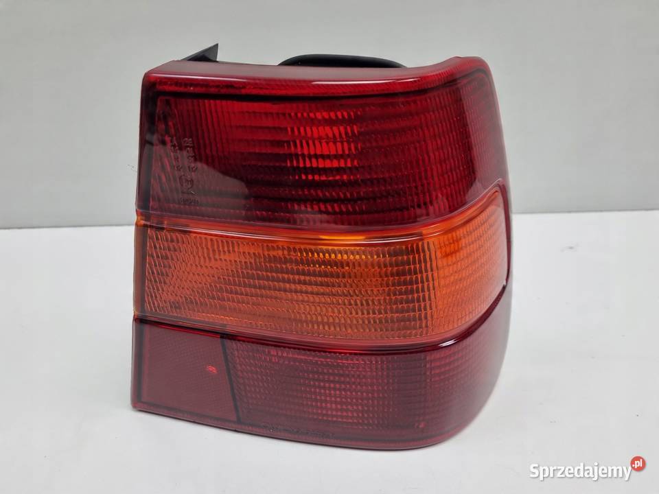 Volvo 940 960 9198r TYLNIA TYLNA LAMPA PRAWA osobowe Janów