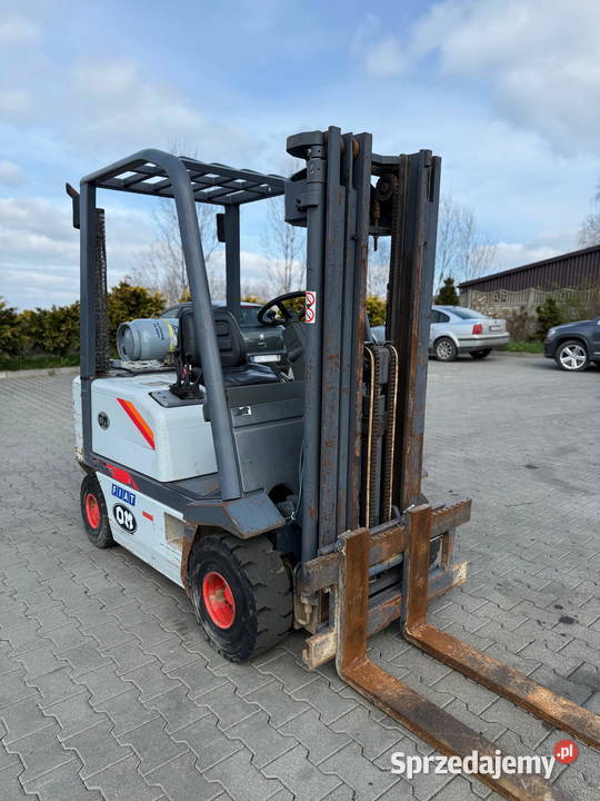 wózek widłowy FIAT OM G20 LPG 2000 TRIPLEX 44m Działoszyn