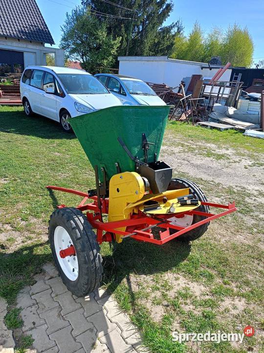 Rozsiewacz do nawozu kos nieuszkodzony