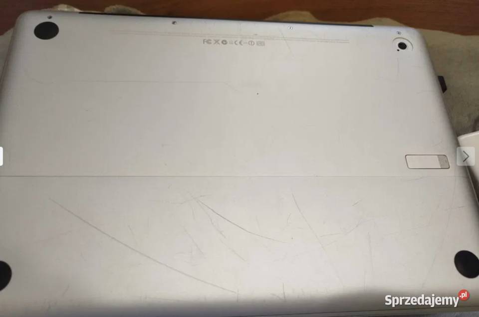 MacBook A1278 sprawny Ubuntu 24043 SSD 128 GB Apple