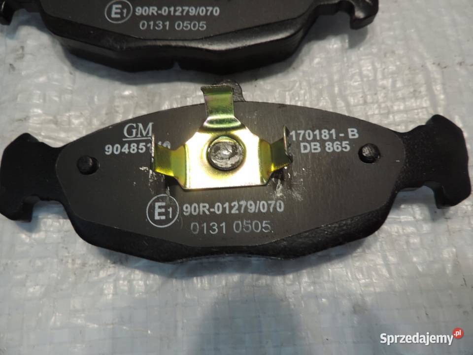 ZESTAW KLOCKÓW HAMULCOWYCH OPEL ASTRA F 90485140