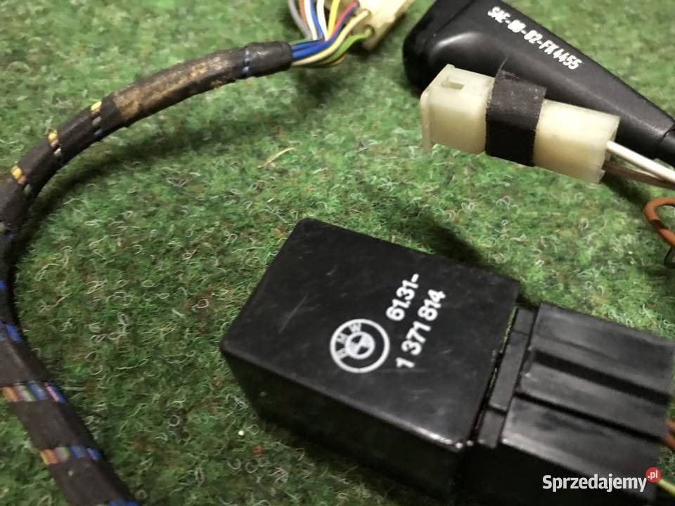 PRZELACZNIK SWIATEL kierunkowskazówBMW E24 osobowe łódzkie Kutno sprzedam