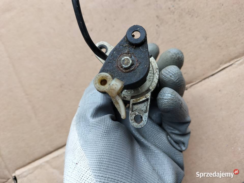 Audi 80 B3 B4 ZAMEK WKŁADKA BAGAŻNIKA