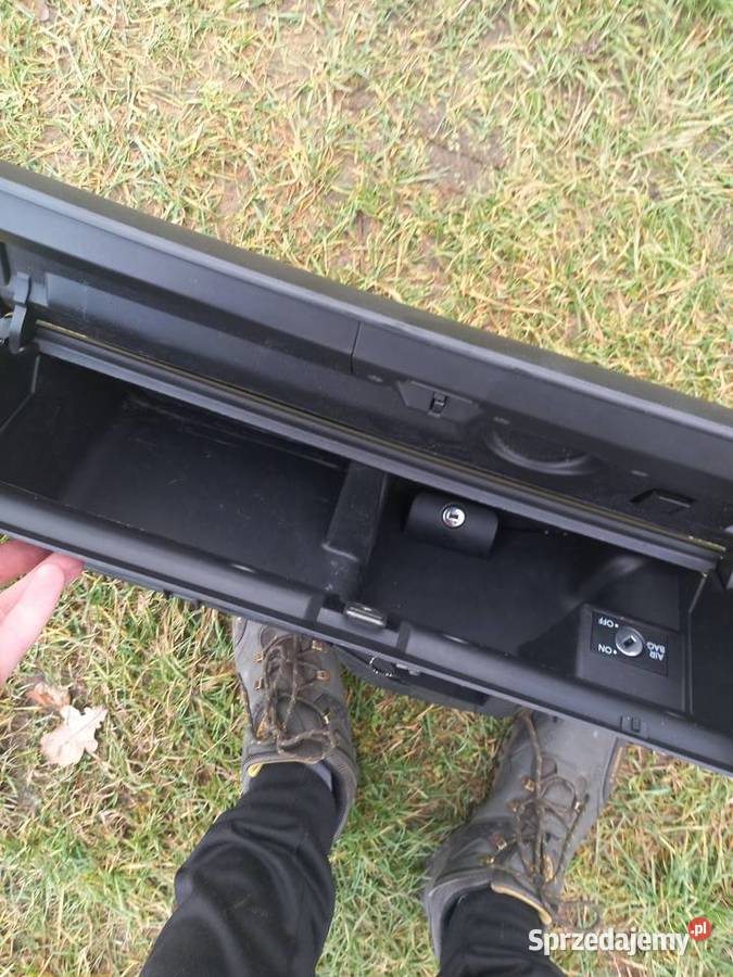 Sprzedam schowek seat leon 1 nieuszkodzony Kranów