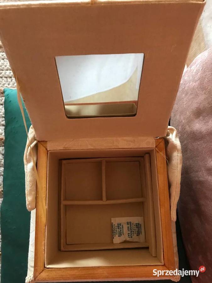 Szkatułka na biżuterię drewniana pokrycie