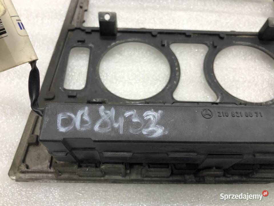 PANEL DEKOR KONSOLI MERCEDES CKLASA W202 9301 EU