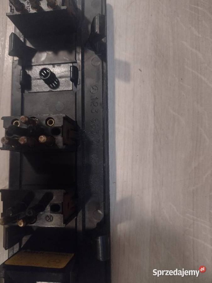 Mercedes W123 Panel tunel środkowy OE1236833108 dolnośląskie Łagiewniki sprzedam