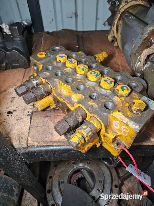 Rozdzielacz hydrauliczny koparki JCB do modeli Gdynia sprzedam